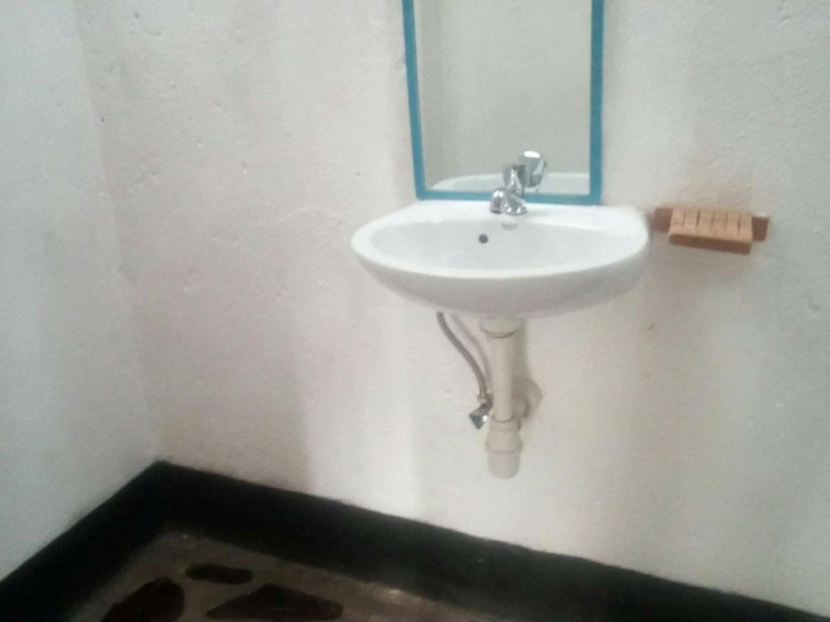 Bed and Breakfast Ruhija Community Rest Camp Kabale Екстер'єр фото