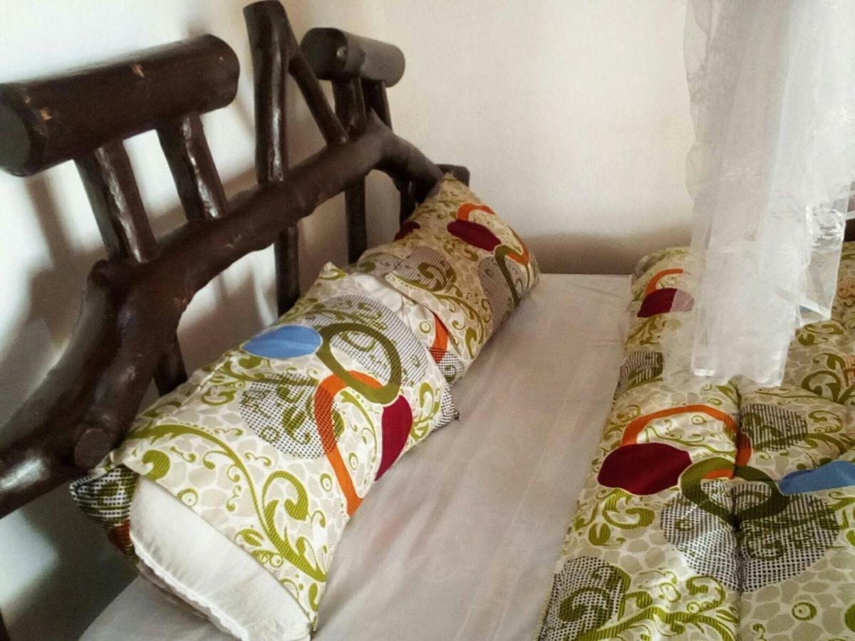 Bed and Breakfast Ruhija Community Rest Camp Kabale Екстер'єр фото