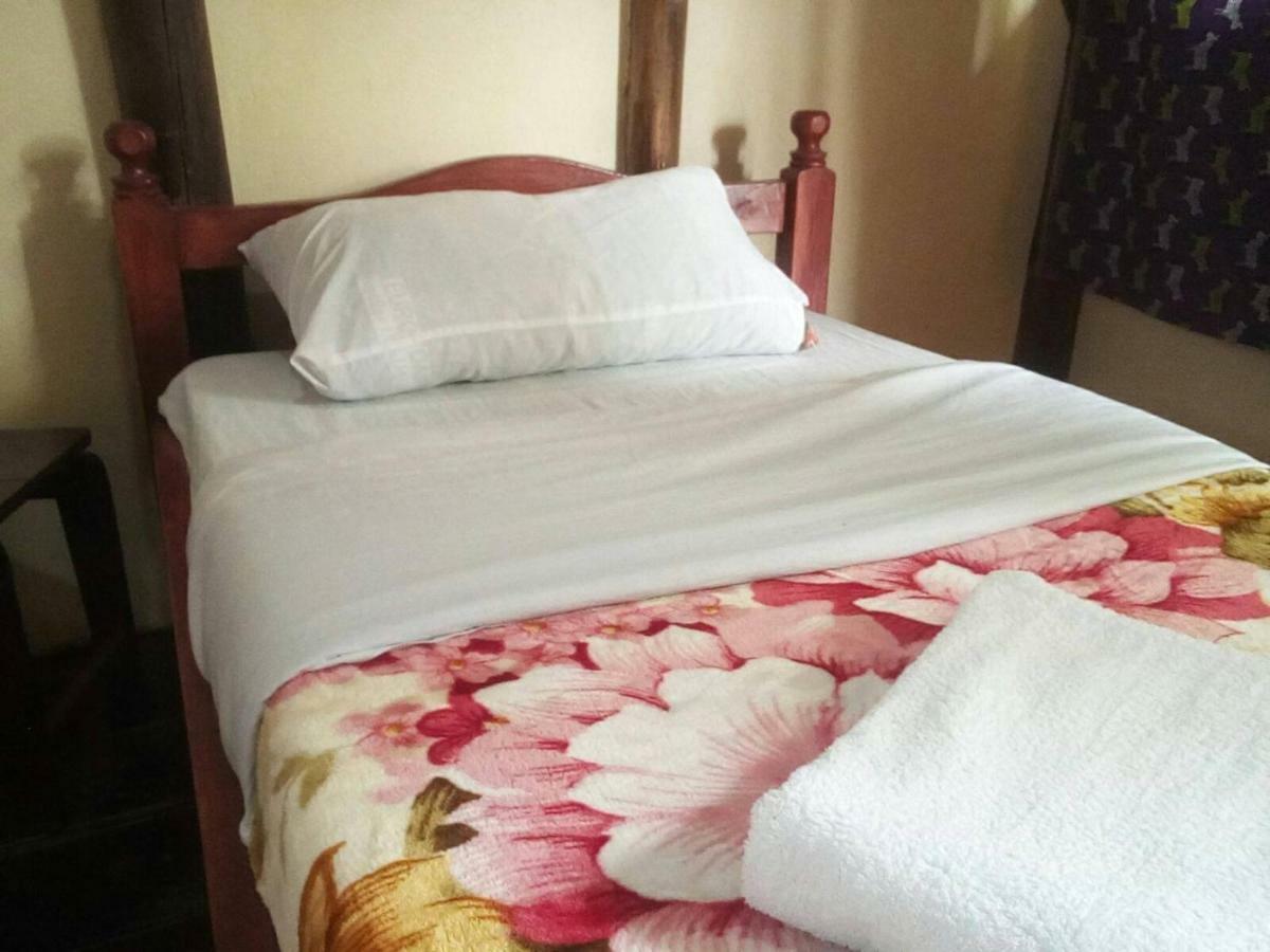 Bed and Breakfast Ruhija Community Rest Camp Kabale Екстер'єр фото