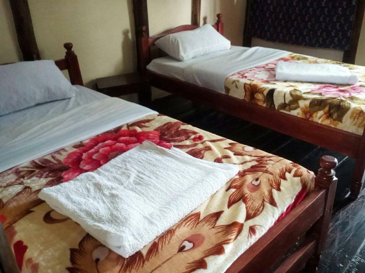 Bed and Breakfast Ruhija Community Rest Camp Kabale Екстер'єр фото
