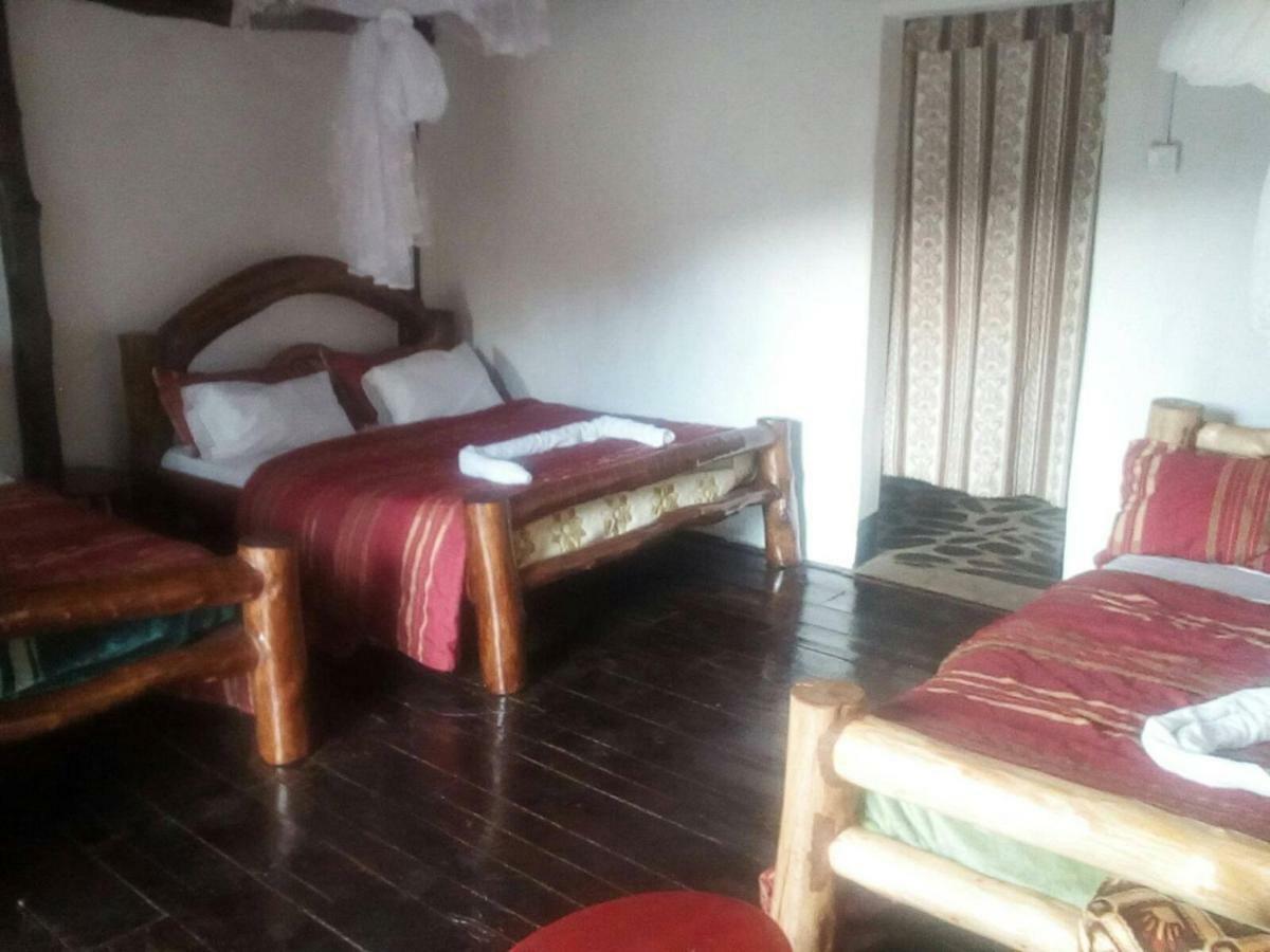 Bed and Breakfast Ruhija Community Rest Camp Kabale Екстер'єр фото